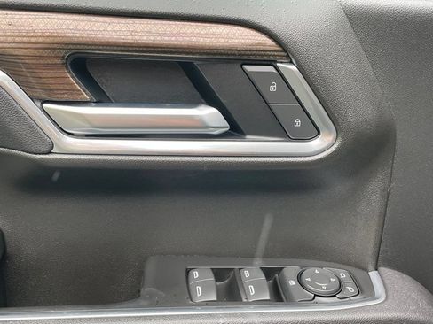 Certified 2025 Chevrolet Silverado 1500 LT AWD/4WD image 32
