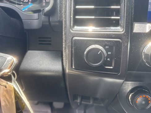 Used 2020 Ford F150 XLT w/ Equipment Group 302A Luxury AWD/4WD image 23
