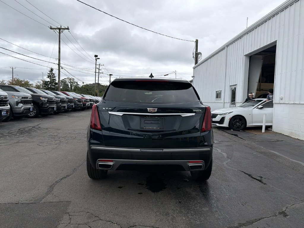 Used 2024 Cadillac XT5 Premium Luxury w/ Technology Package FWD image 4