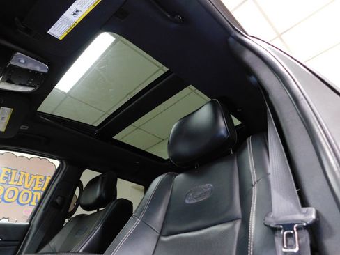 Used 2017 Jeep Grand Cherokee Overland image 41