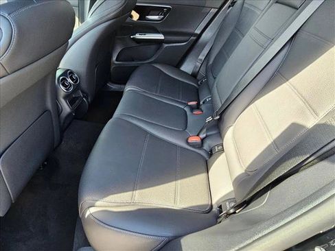 Used 2025 Mercedes-Benz GLC 300 image 14