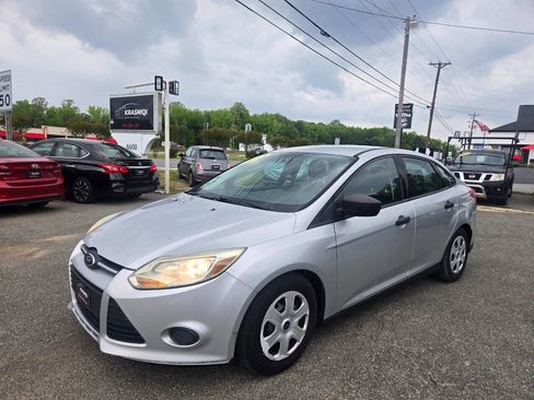 Used 2014 Ford Focus S FWD image 1