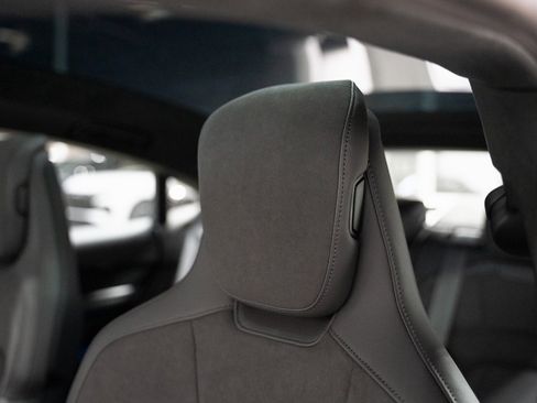 Used 2024 Porsche Taycan 4S image 15