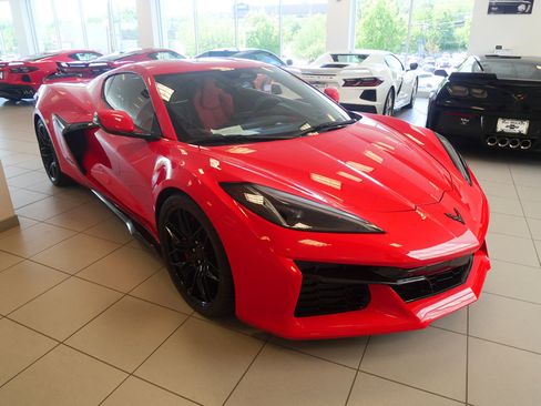 Used 2024 Chevrolet Corvette Z06 RWD image 1