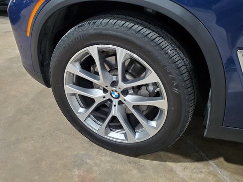 Used 2023 BMW X5 xDrive40i w/ Premium Package AWD/4WD image 40