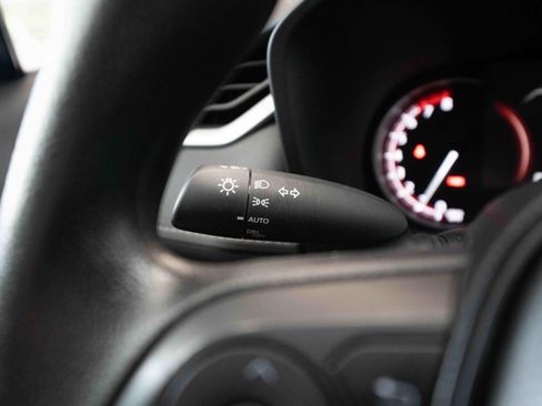 Used 2025 Toyota RAV4 XLE AWD/4WD image 13