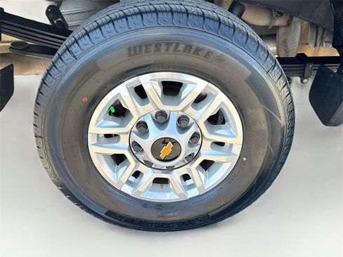 Used 2024 Chevrolet Silverado 2500 LT image 36