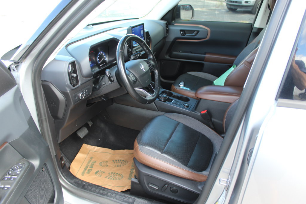 Used 2022 Ford Bronco Sport Outer Banks w/ Tech Package AWD/4WD image 11
