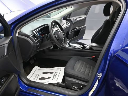 Used 2016 Ford Fusion SE FWD image 12