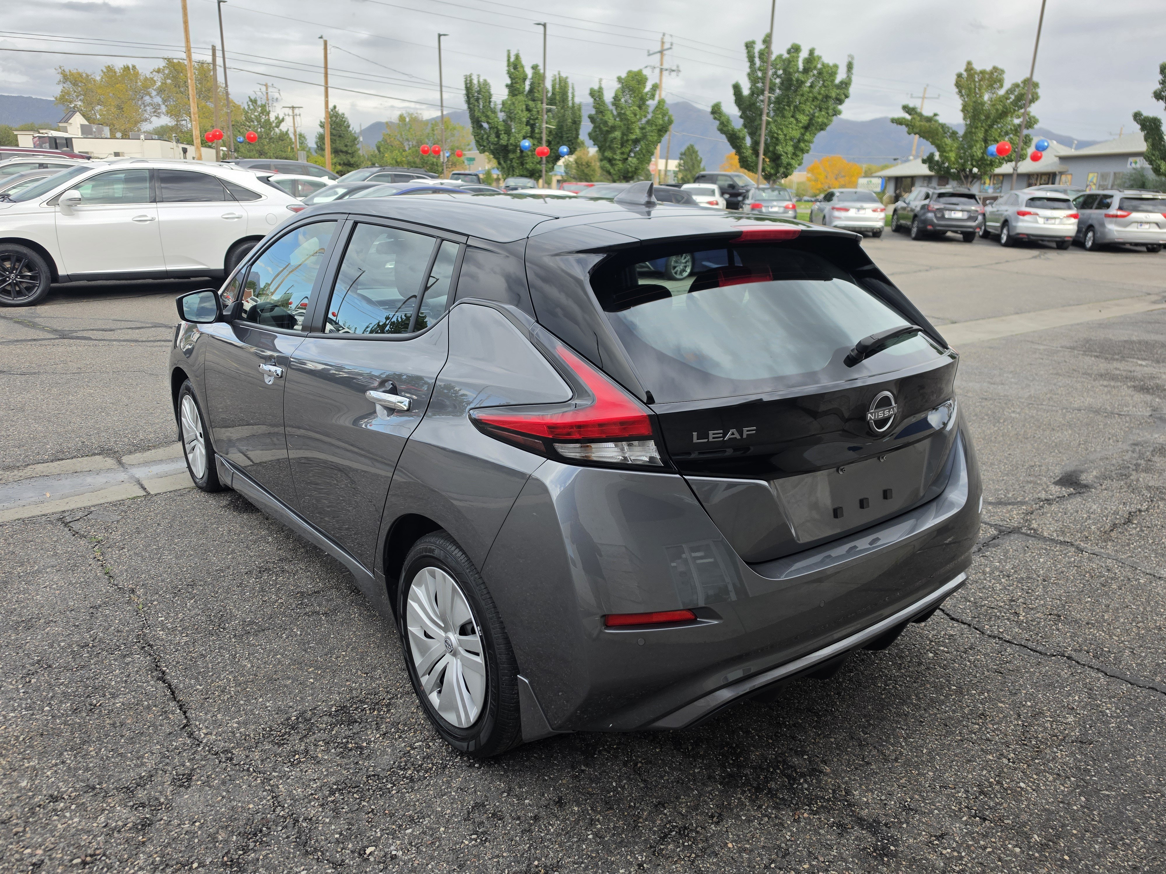 Used 2025 Nissan Leaf S FWD image 27