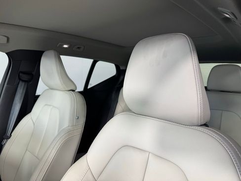 Used 2023 Volvo XC40 B5 Plus w/ Protection Package Premier image 3