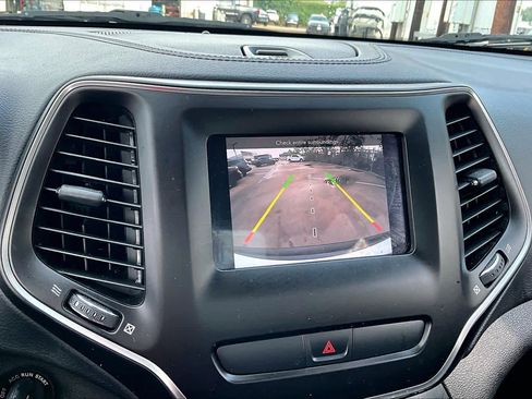 Used 2020 Jeep Cherokee Latitude image 26