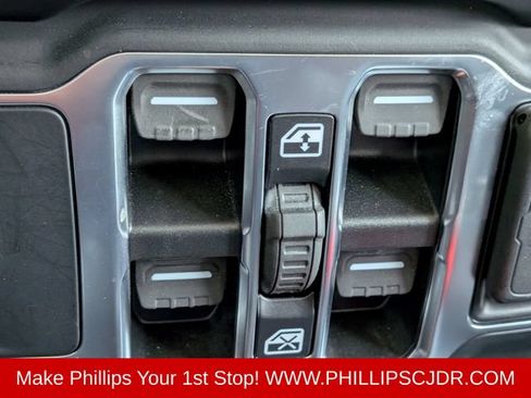 Used 2021 Jeep Wrangler Unlimited Sahara AWD/4WD image 24