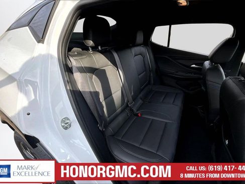 Used 2025 Buick Envista Sport Touring image 24
