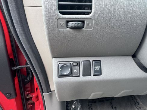 Used 2011 Nissan Frontier SV AWD/4WD image 29
