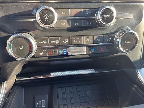 Used 2025 Ford F150 Raptor image 27