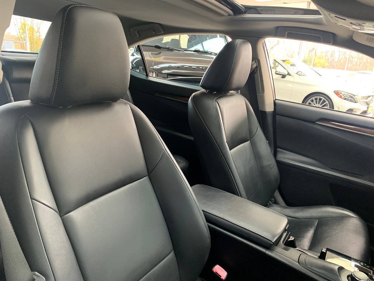 Used 2013 Lexus ES 350 w/ Premium Pkg FWD image 10