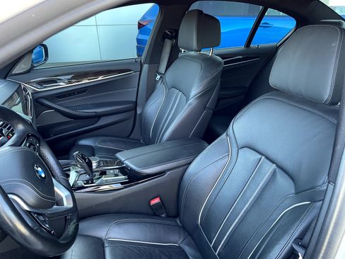 Used 2019 BMW 530i xDrive w/ Premium Package AWD/4WD image 9