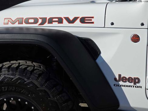 Certified 2021 Jeep Gladiator Mojave image 11