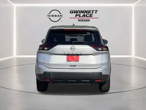 Used 2024 Nissan Rogue S image 22