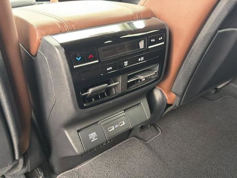 Used 2023 Acura MDX SH-AWD w/ Technology Package image 18