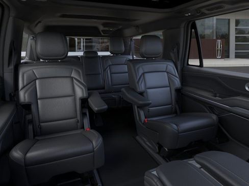 New 2026 Lincoln Navigator L Reserve AWD/4WD image 12