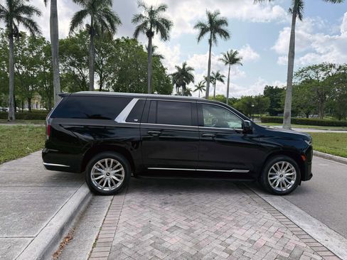 Used 2021 Cadillac Escalade ESV Premium Luxury w/ Performance Package RWD image 21