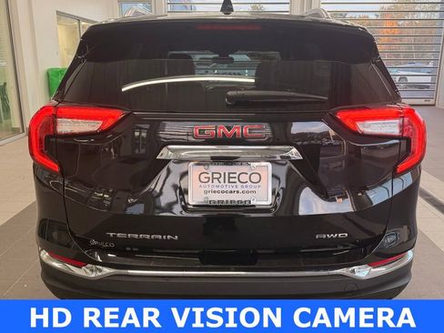 Used 2024 GMC Terrain SLT image 6
