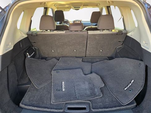 Used 2023 Nissan Rogue SV image 6