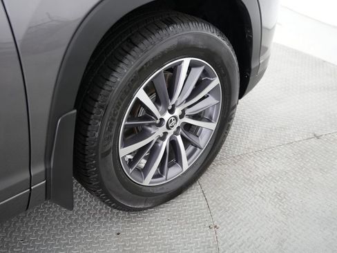 Used 2017 Toyota Highlander XLE AWD/4WD image 63