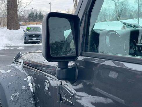 Used 2018 Jeep Wrangler Unlimited Sport image 27