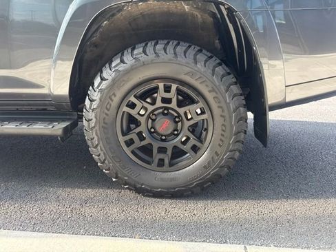 Used 2023 Toyota 4Runner TRD Off-Road AWD/4WD image 10