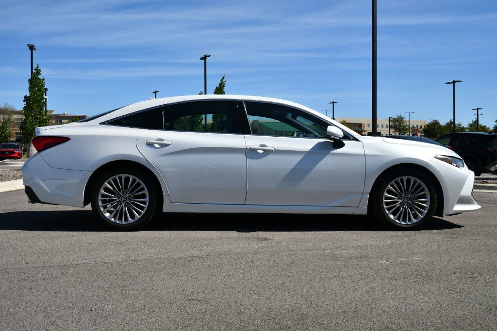 Used 2019 Toyota Avalon Limited w/ Advanced Safety Package FWD image 8
