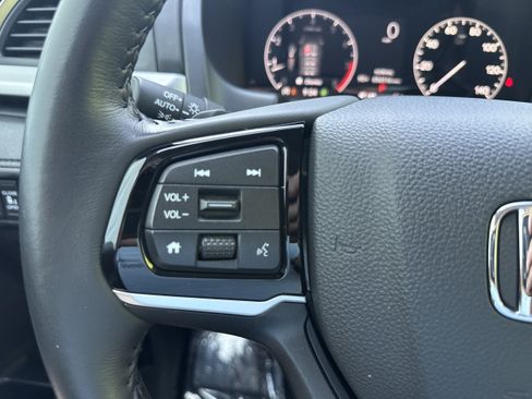 Used 2025 Honda Odyssey EX-L image 24