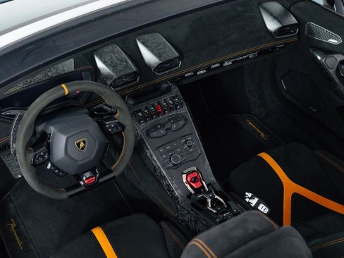 Used 2018 Lamborghini Huracan Performante AWD/4WD image 50