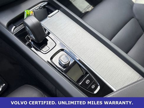 Certified 2025 Volvo XC60 B5 Plus AWD/4WD image 19