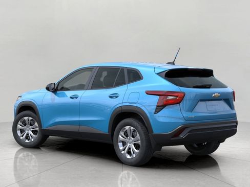 Used 2026 Chevrolet Trax LS FWD image 3