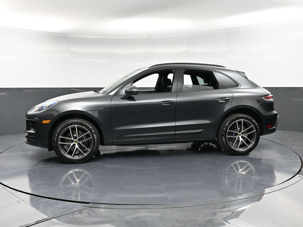 Certified 2026 Porsche Macan AWD/4WD image 2