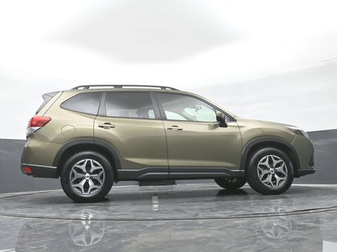 Used 2024 Subaru Forester Premium AWD/4WD image 46