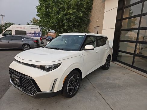 New 2025 Kia Soul EX image 3