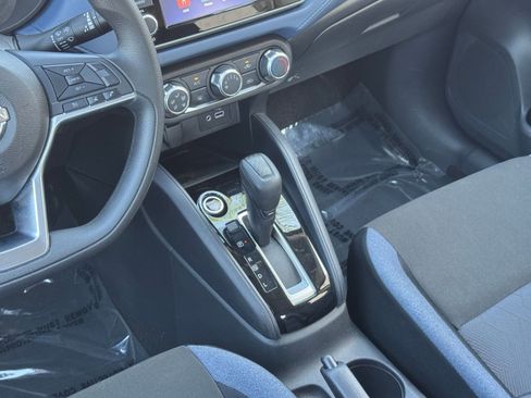 Used 2025 Nissan Versa SV image 40