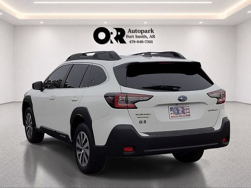 Used 2025 Subaru Outback Premium AWD/4WD image 4