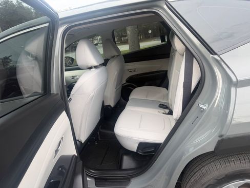 Used 2025 Hyundai Tucson SE FWD image 14