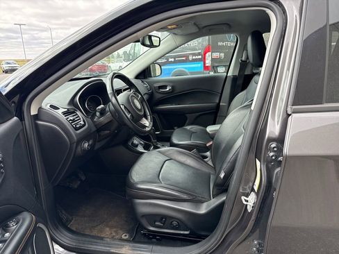 Used 2020 Jeep Compass Limited w/ Premium Lighting Group AWD/4WD image 16