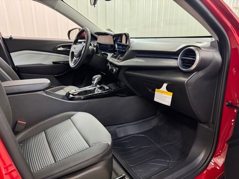 New 2026 Chevrolet Trax LT w/ Driver Confidence Package FWD image 25