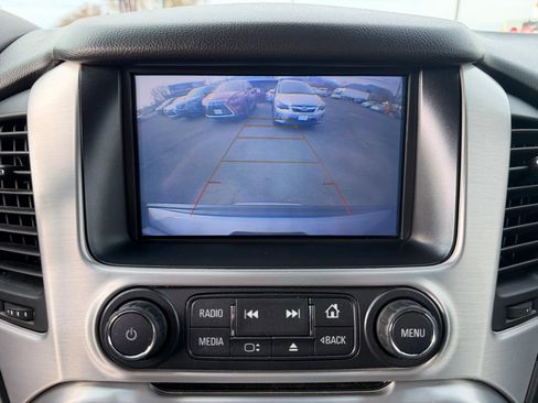 Used 2018 GMC Yukon SLT image 31