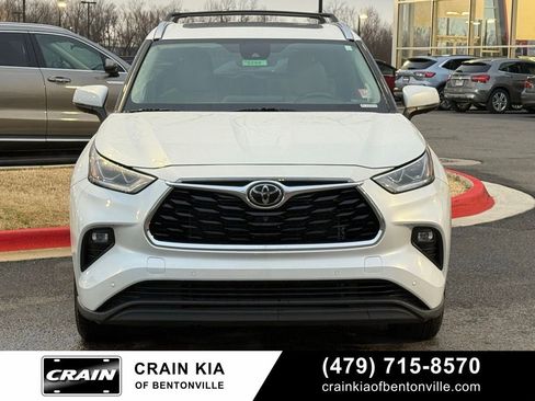 Used 2022 Toyota Highlander Limited image 2