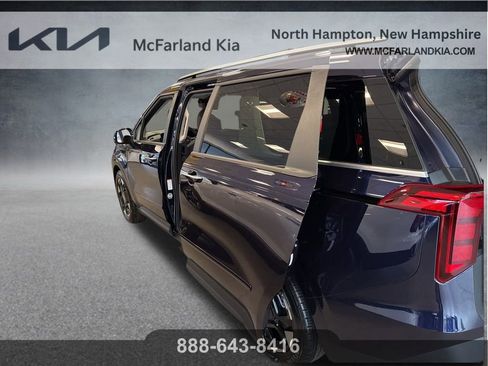 Used 2026 Kia Carnival EX image 8