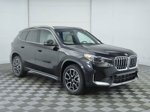 Used 2025 BMW X1 xDrive28i w/ Premium Package image 4