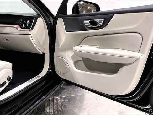 Used 2022 Volvo S60 B5 Momentum w/ Advanced Package image 18